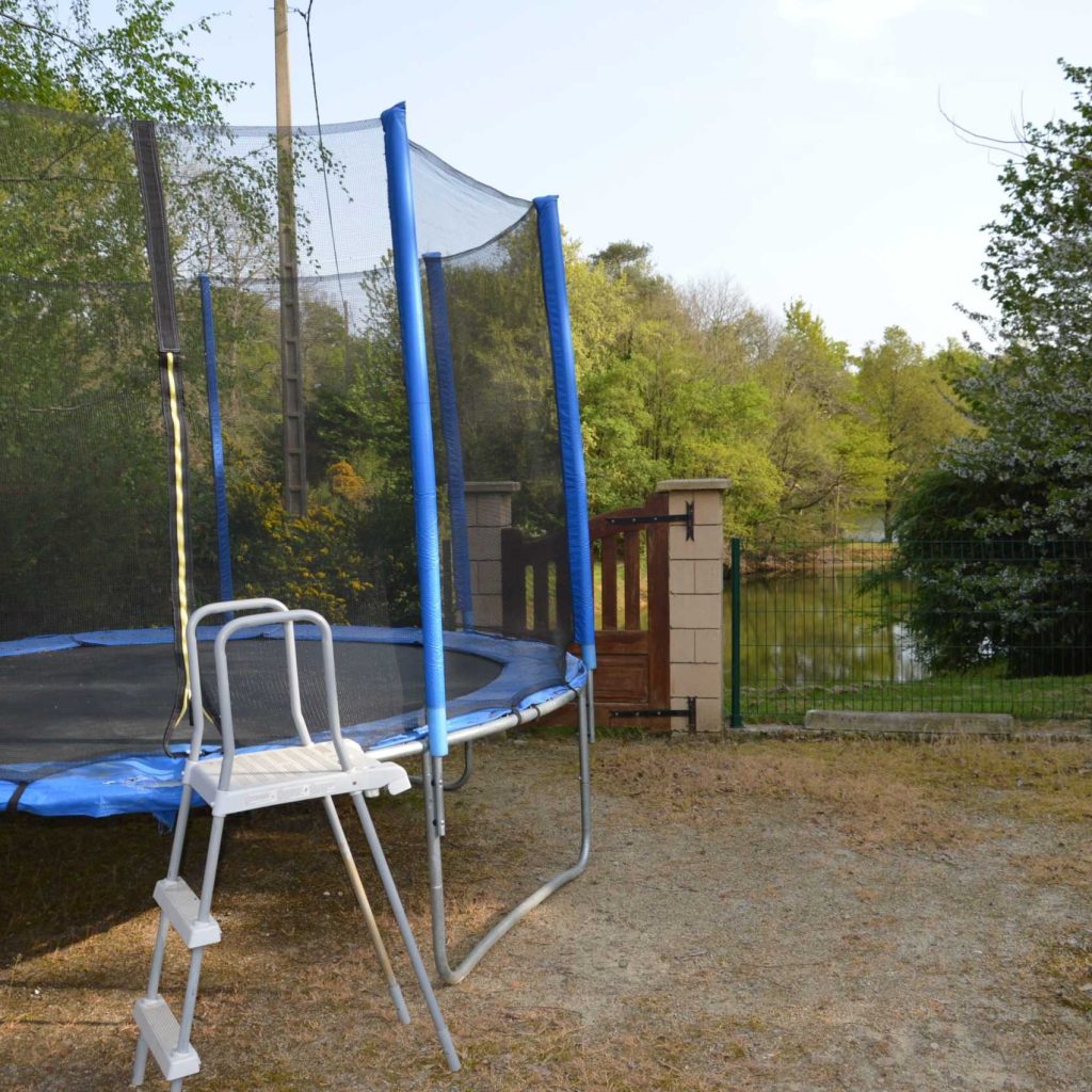Trampoline - Gites du Lou - Guitté